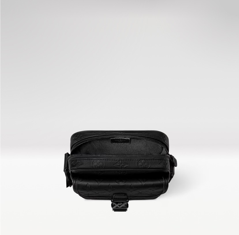 Louis Vuitton Messenger Bag M12516
