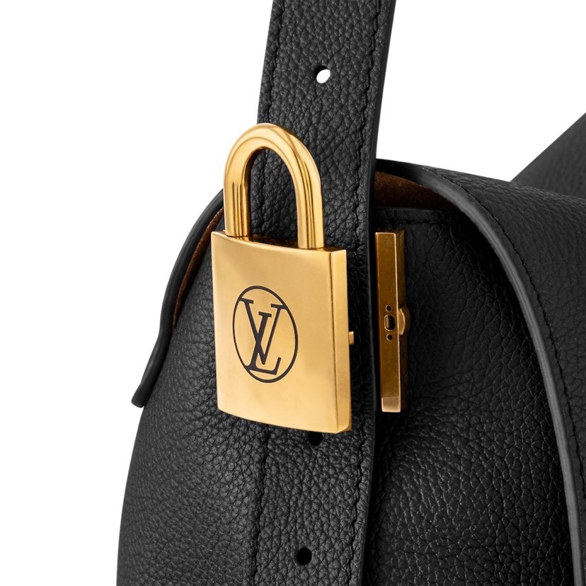 Louis Vuitton Messenger Bag M13148