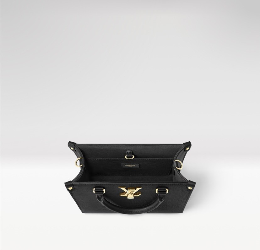 Louis Vuitton Shoulder Bag M22311