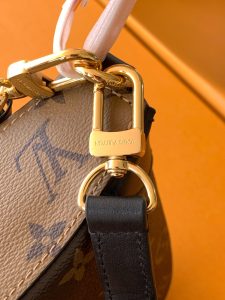 Louis Vuitton Handbag M46659