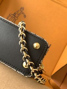 Louis Vuitton Handbag M83087