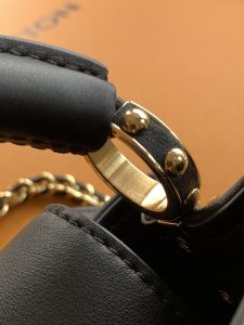 Louis Vuitton Handbag M83087