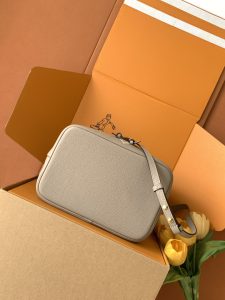Louis Vuitton Bucket Bag M45555