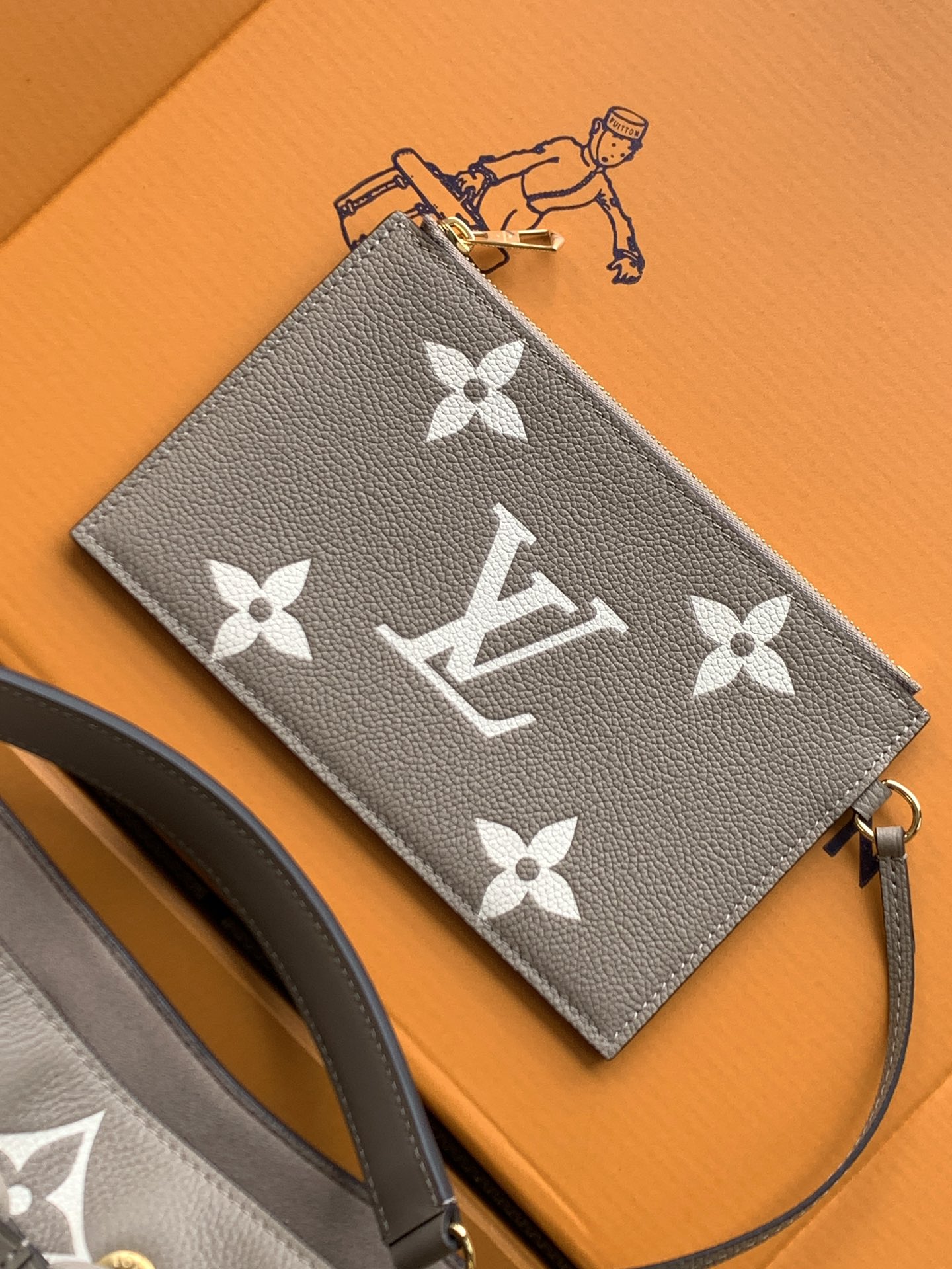 Louis Vuitton Bucket Bag M45555