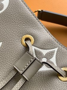 Louis Vuitton Bucket Bag M45555