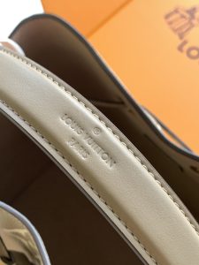 Louis Vuitton Bucket Bag M45555