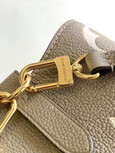 Louis Vuitton Bucket Bag M45555