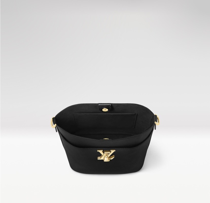 Louis Vuitton Bucket Bag M24006