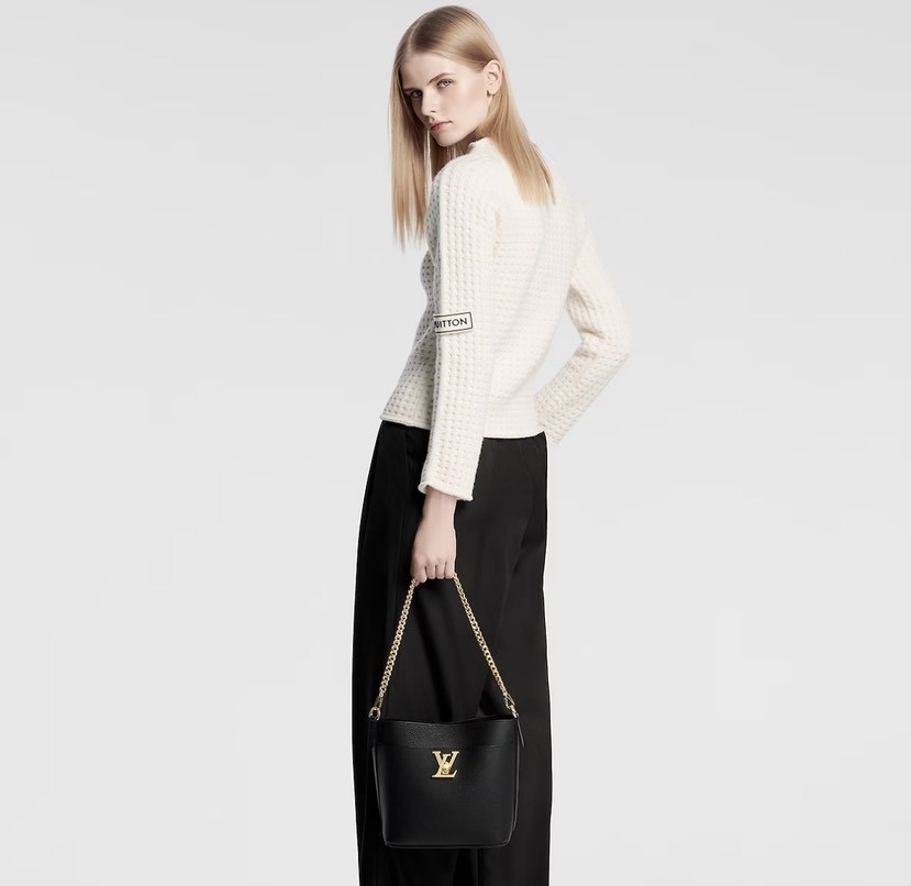Louis Vuitton Bucket Bag M24006