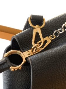 Louis Vuitton Handbag M12938 in Black