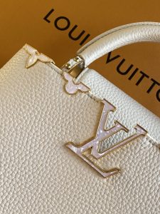 Louis Vuitton Handbag M25404
