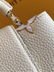 Louis Vuitton Handbag M25404