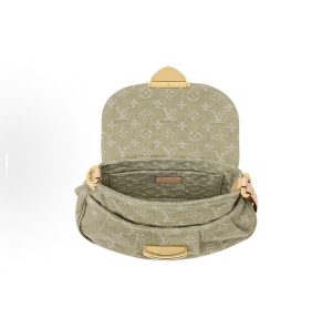 Louis Vuitton Shoulder Bag M272 in Denim