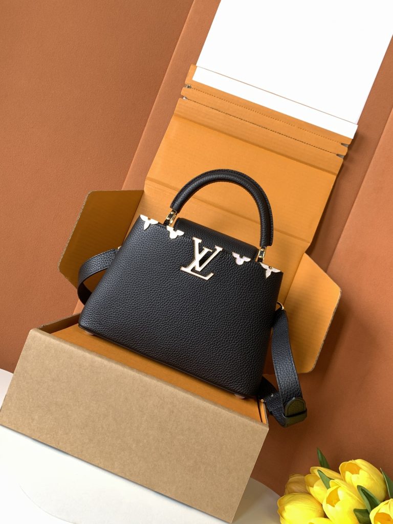 Louis Vuitton Handbag M25404 in Black