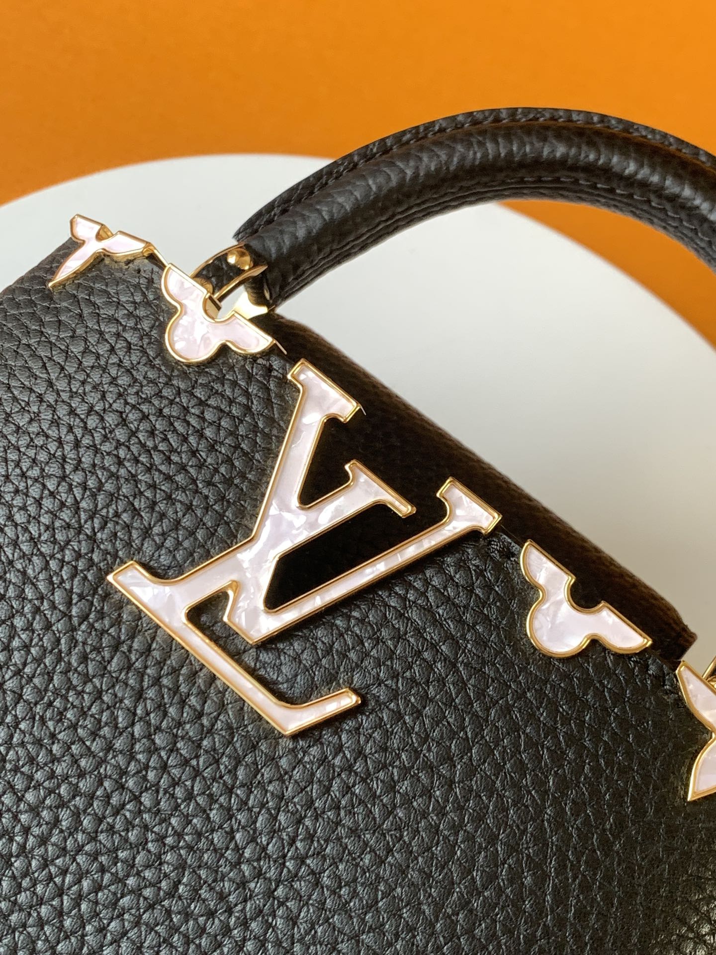 Louis Vuitton Handbag M11341 in Black