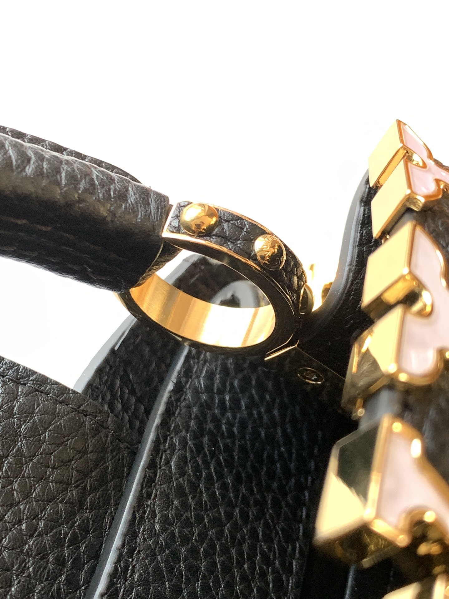 Louis Vuitton Handbag M11341 in Black