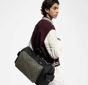Louis Vuitton Handbag M12690