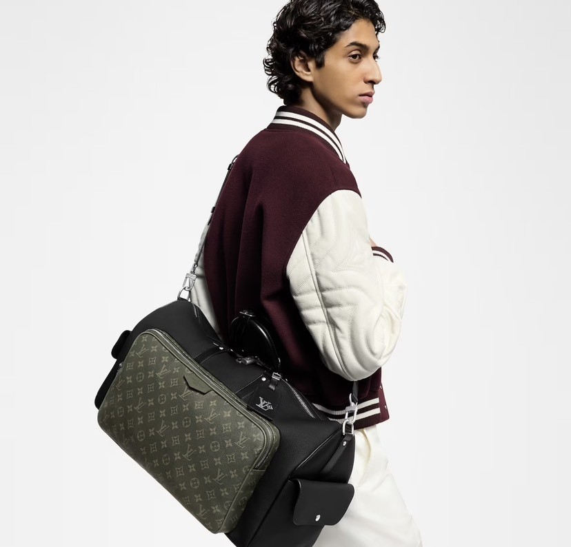 Louis Vuitton Handbag M12690