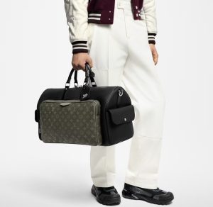 Louis Vuitton Handbag M12690