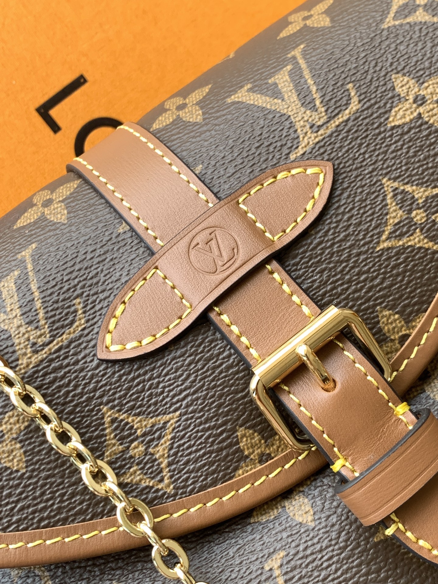 Louis Vuitton Handbag M26592
