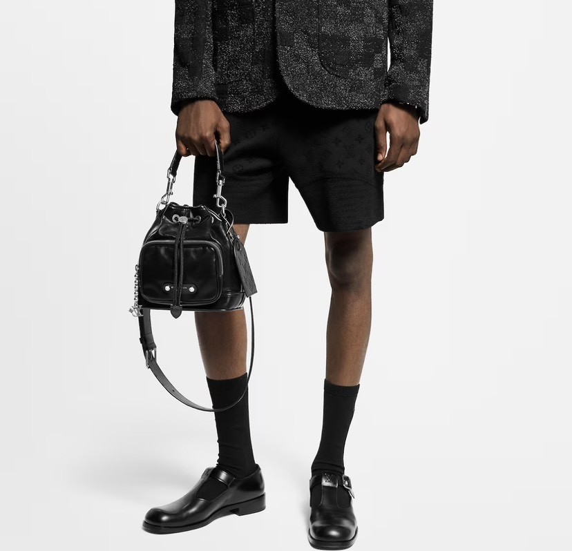 Louis Vuitton Bucket Bag M13985