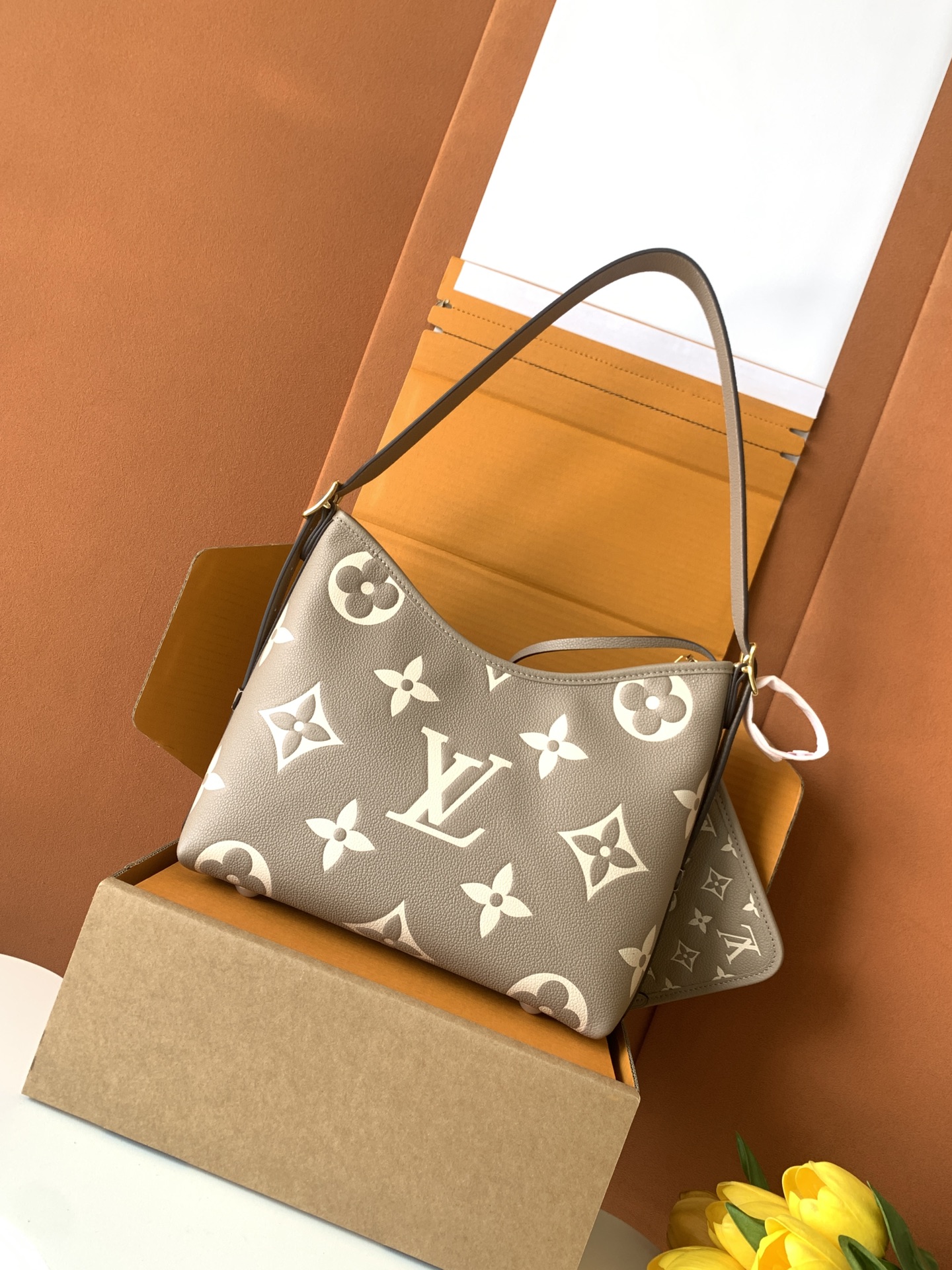 Louis Vuitton Handbag M47180