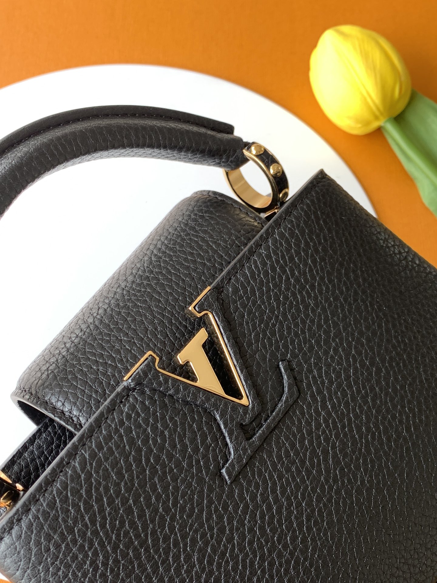 Louis Vuitton Handbag M59433 in Black
