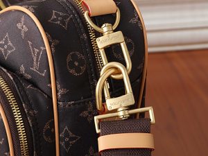 Louis Vuitton Handbag M29853