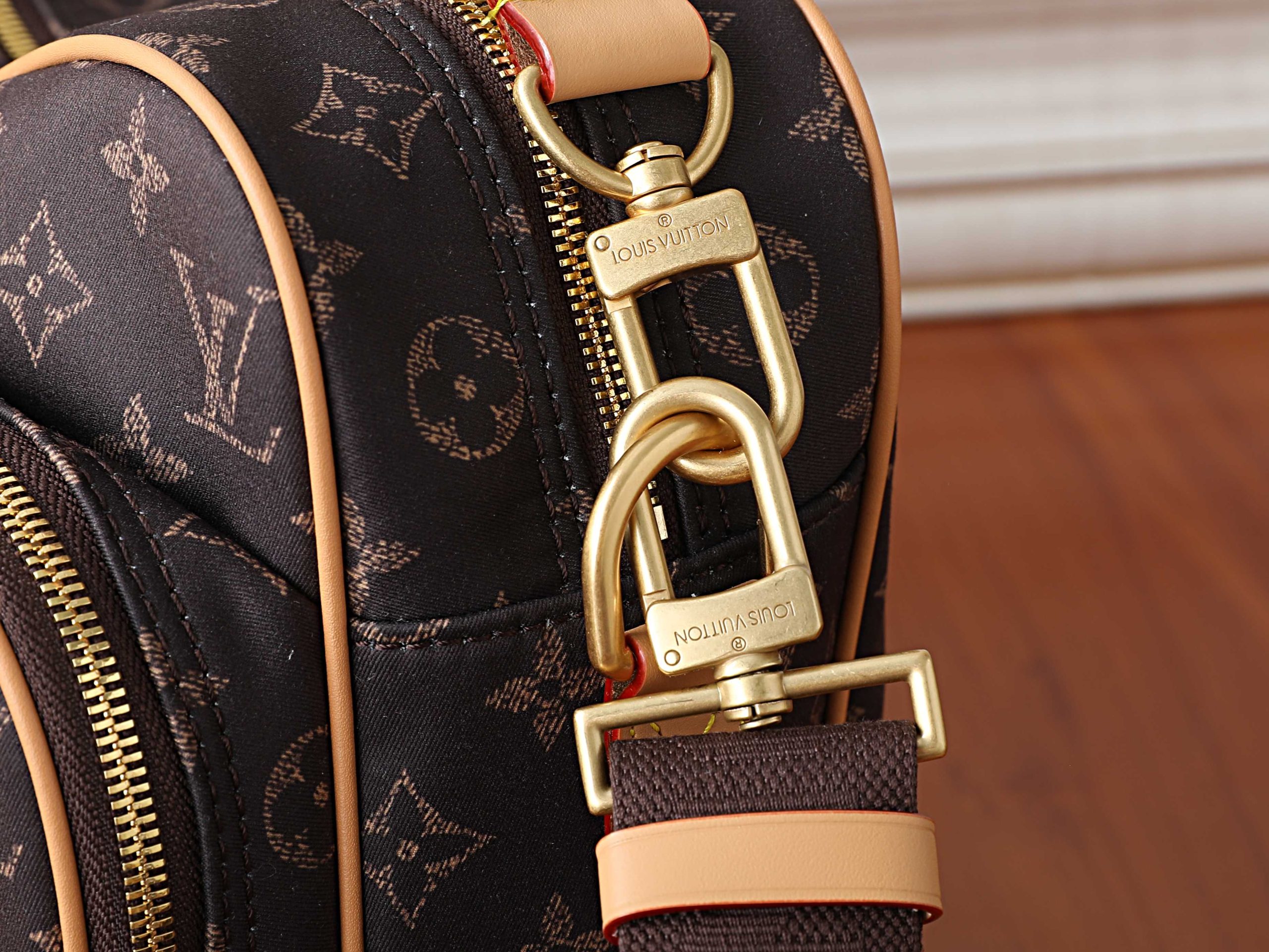 Louis Vuitton Handbag M29853