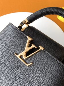 Louis Vuitton Handbag M23943 in Black