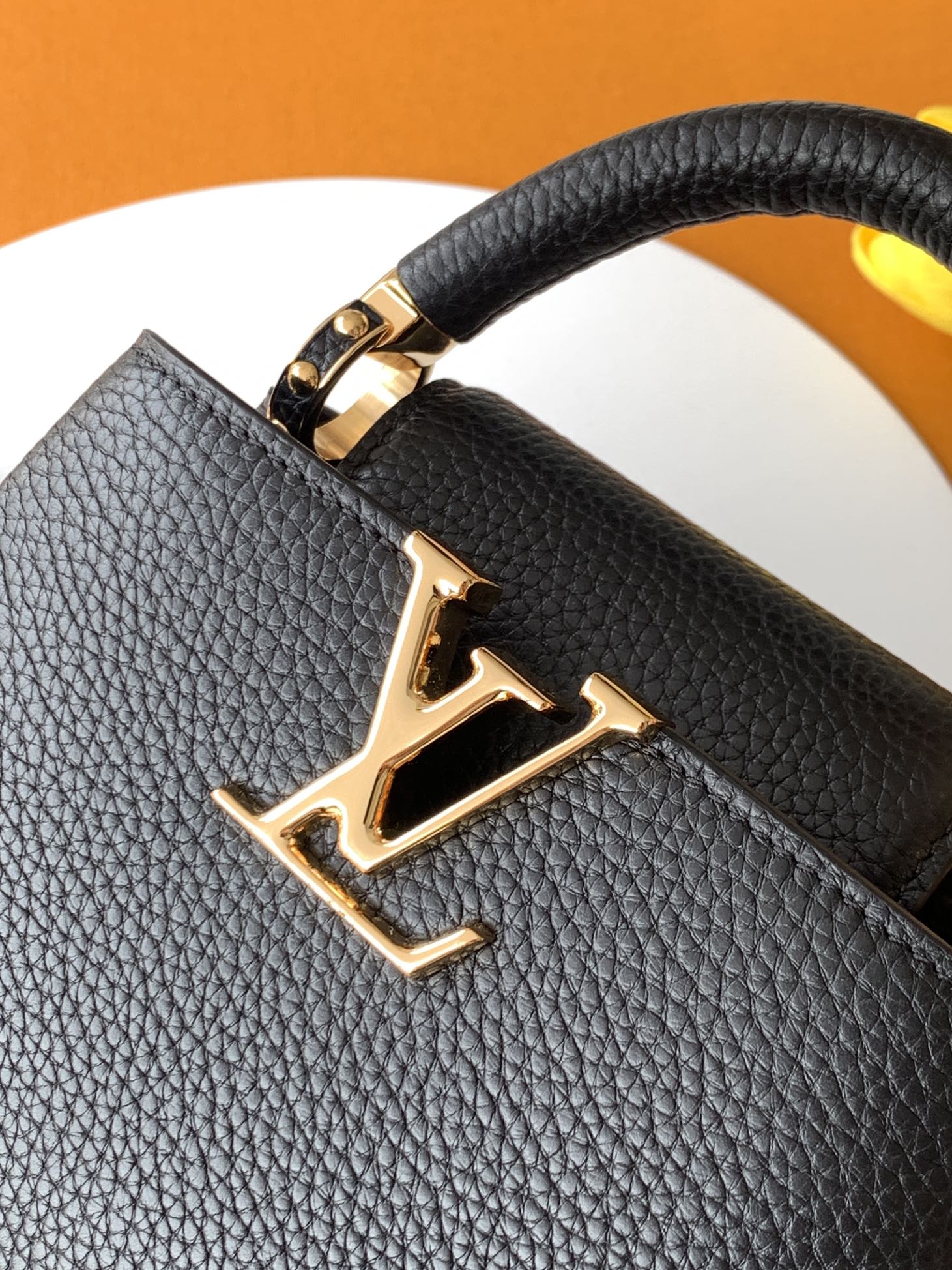 Louis Vuitton Handbag M23943 in Black