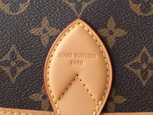 Louis Vuitton Shoulder Bag M29631