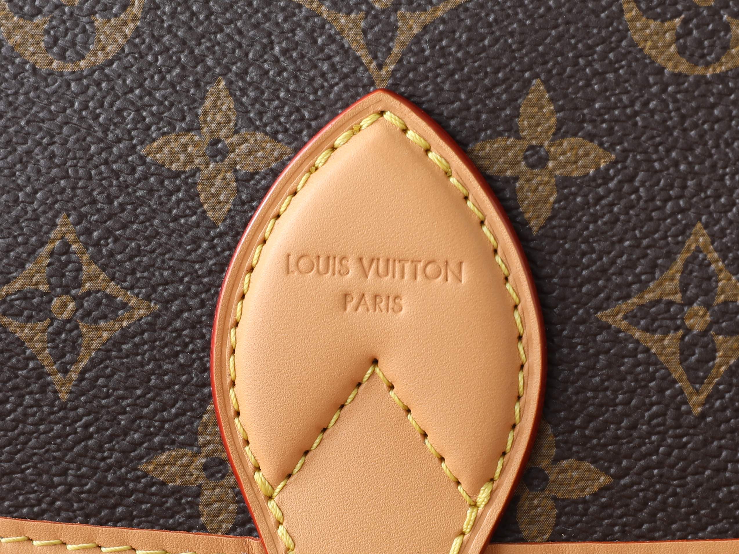 Louis Vuitton Shoulder Bag M29631