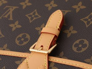 Louis Vuitton Shoulder Bag M29631