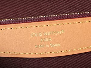 Louis Vuitton Shoulder Bag M29631