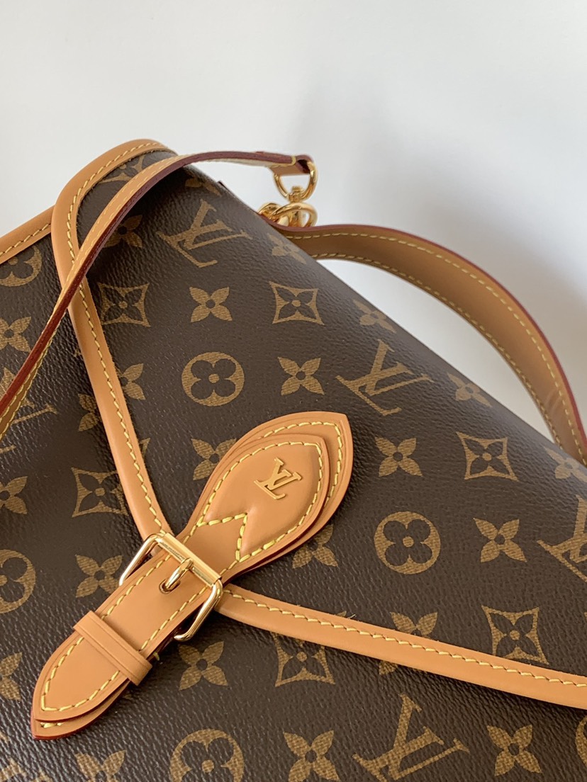 Louis Vuitton Handbag M44919