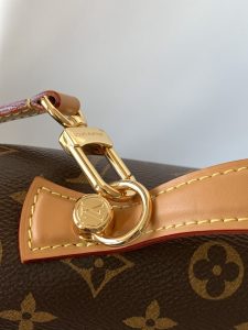 Louis Vuitton Handbag M44919