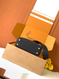 Louis Vuitton Handbag M81410 in Black