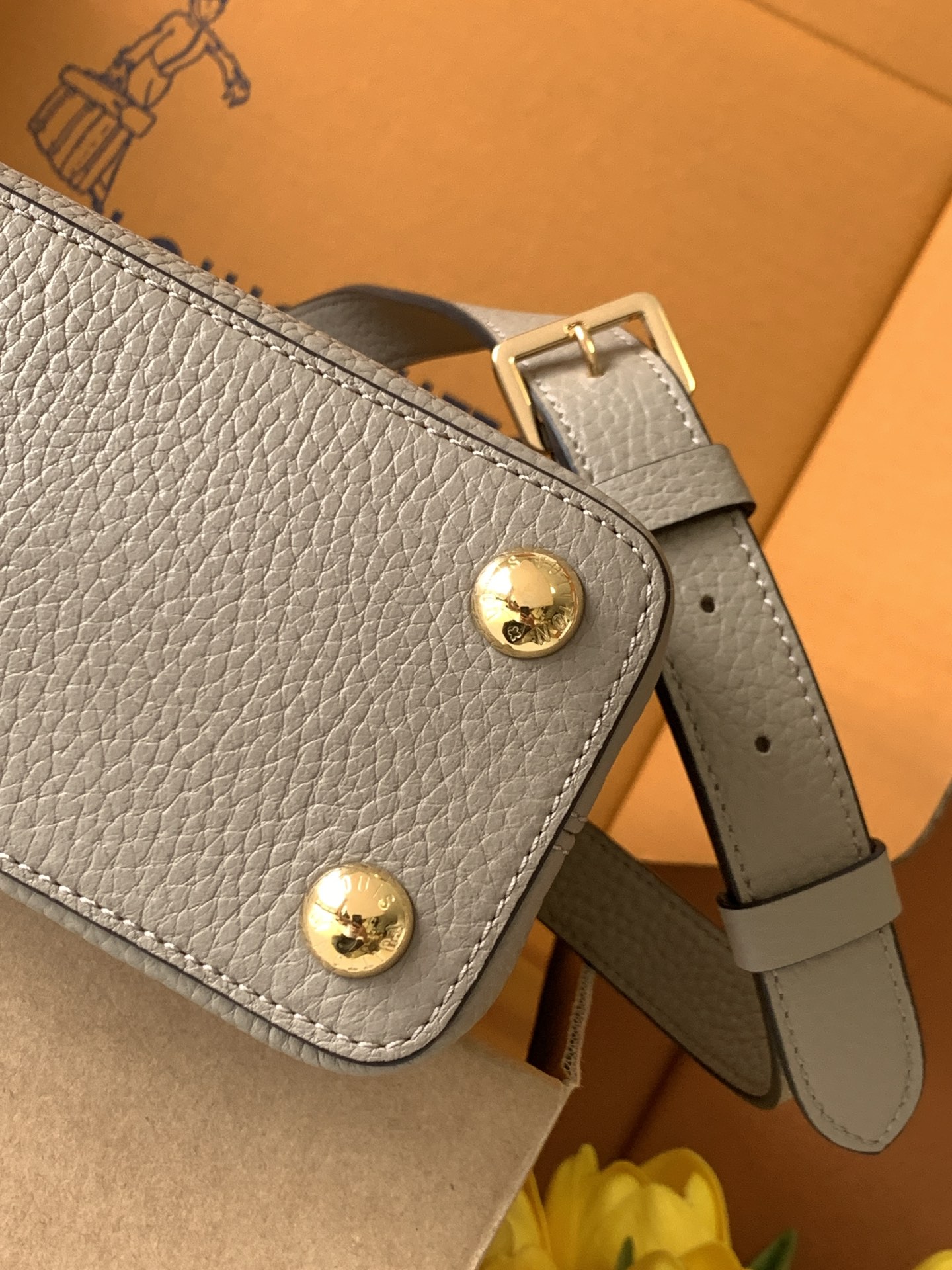 Louis Vuitton Handbag M24728