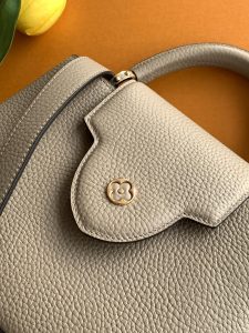 Louis Vuitton Handbag M24728