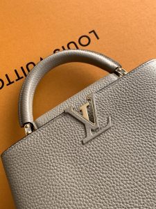 Louis Vuitton Handbag M24728
