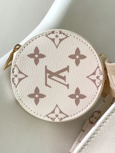 Louis Vuitton Shoulder Bag M46913