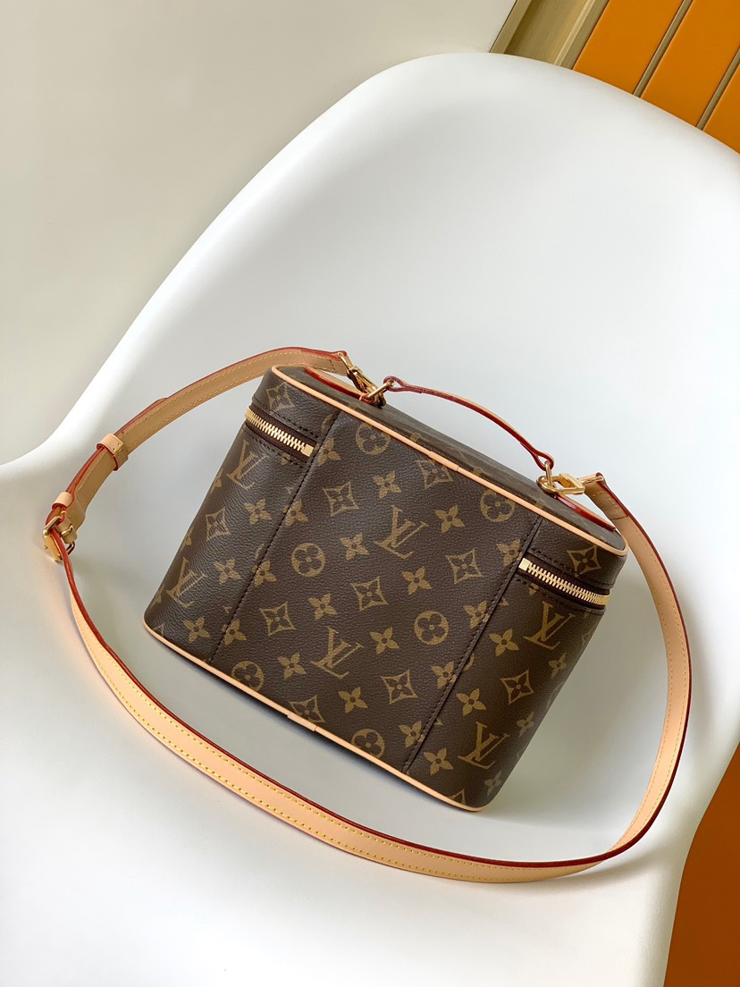 Louis Vuitton Handbag M42265