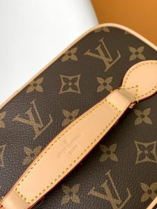 Louis Vuitton Handbag M42265