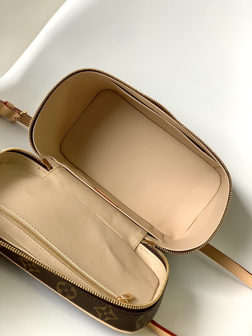 Louis Vuitton Handbag M42265