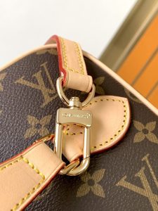 Louis Vuitton Handbag M42265