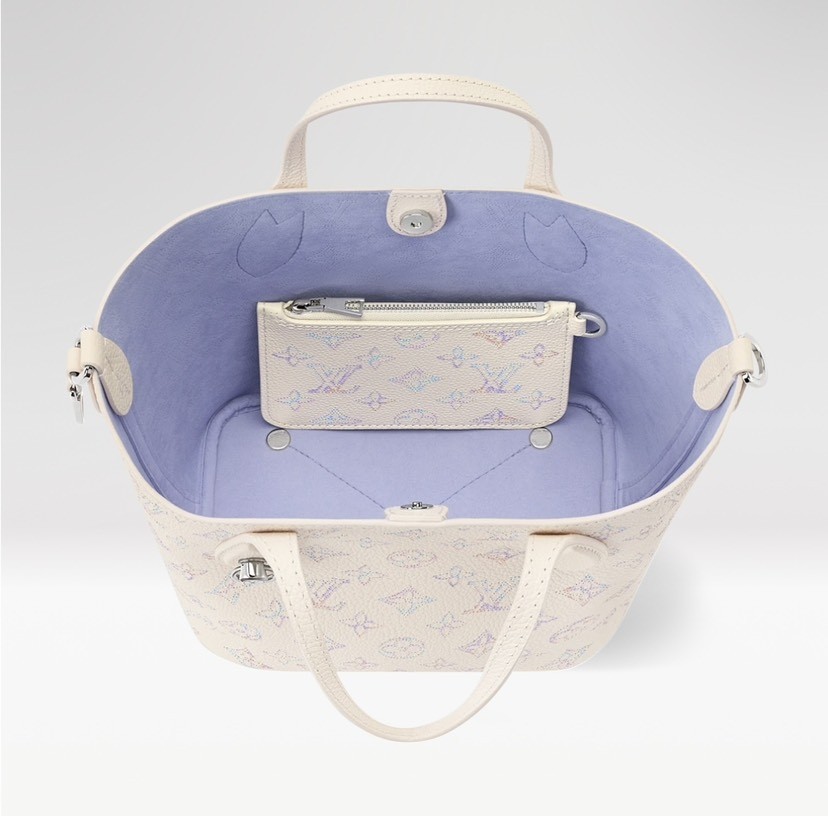 Louis Vuitton Handbag M29900 in Beige