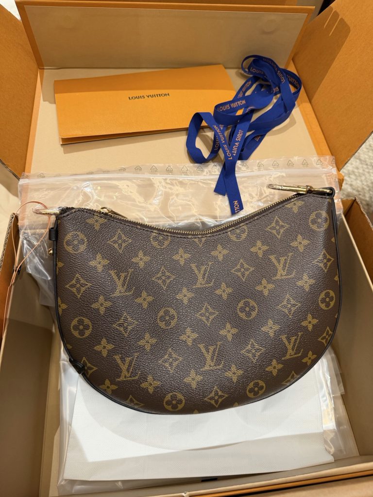 Bag 1228703348