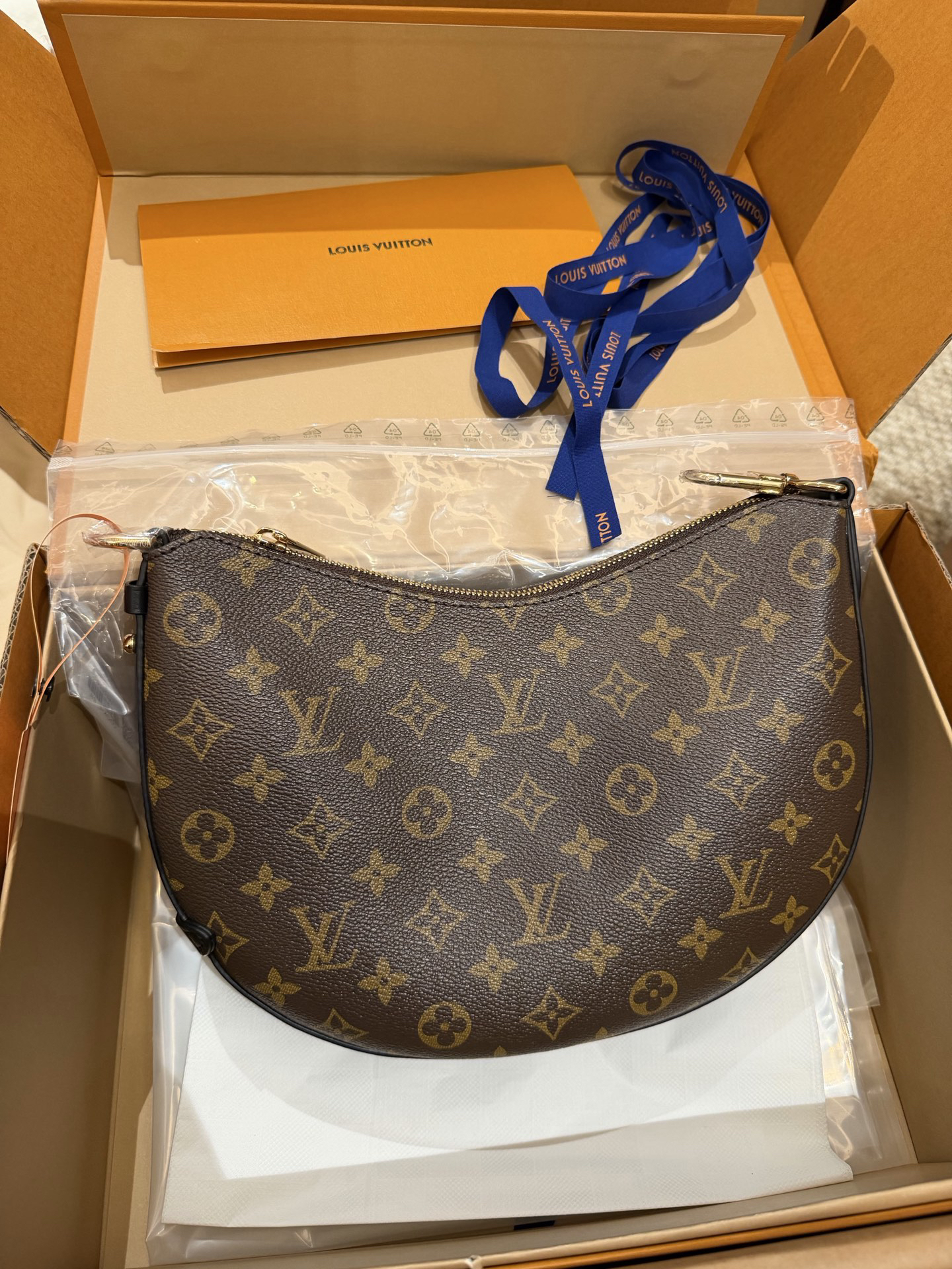 Bag 1228703348