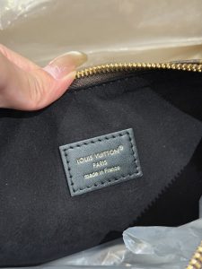 Bag 1228703348